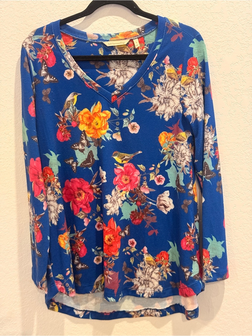 Soft Surroundings Blue V‑Neck Long Sleeve Floral Top